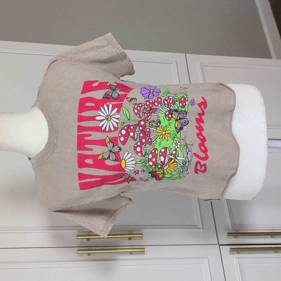 Fifth Sun Tops - Fifth Sun Nature Blooms mushroom Floral Butterfly Cropped Cotton Tee Size Small